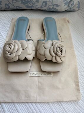 $318 NEW Frances Valentine Gardenia Sandals Oyster Size 9.5